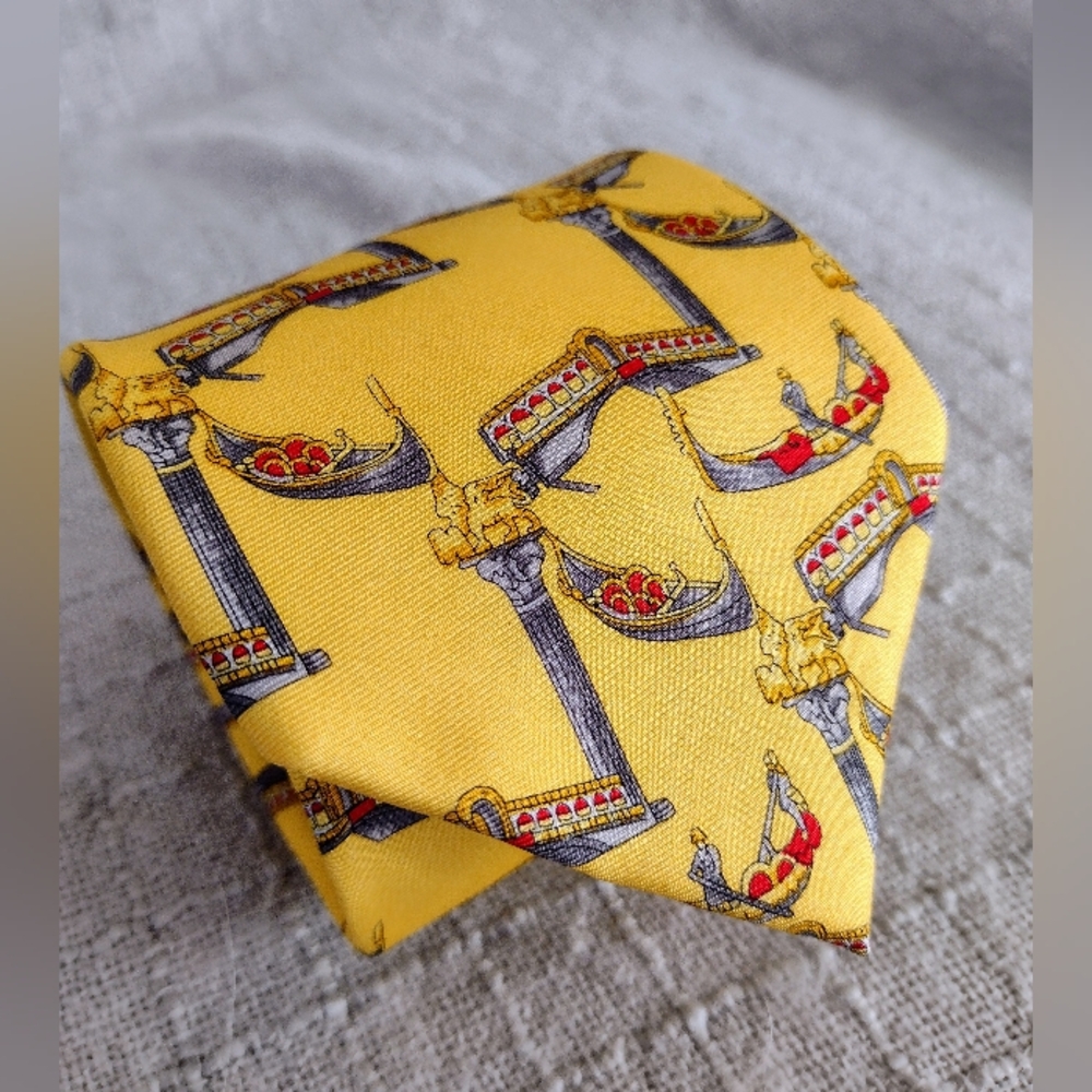 Like New Trevisan Venezia Yellow Venice Print Necktie 100% Silk Made in Italy